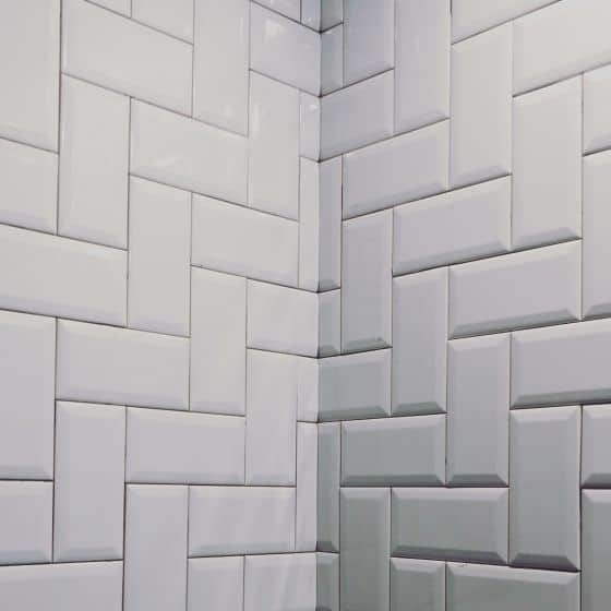 White backsplash tile