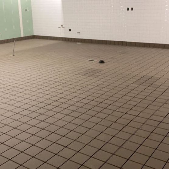 Commercial floor tile